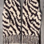 Stranded Knitting Patterns Free Ravelry Knitting Pattern Zebra Mittens Knitting With Rowan