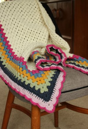 Begginer Crochet Projects Simple Really Easy Crochet Shawl A Simple Granny Triangle Pattern Zeens