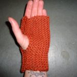 Begginer Knitting Projects Simple Really Really Easy Beginner Knitting Project Fingerless Gloves Or