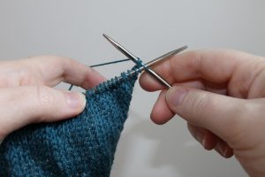 Continental Knitting Tutorial Find Your Style Battle Of English Vs Continental Knitting