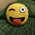 Crochet Emoji Pillow Almofada Croch Emoticons Crochet Stuff Pinterest Crochet