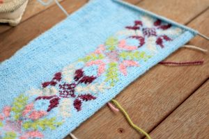 Fairisle Knitting Patterns Beginner 4 Tips For Knitting Fair Isle Intarsia Designs For The Beginner