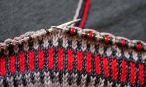 Fairisle Knitting Patterns Beginner Fair Isle Knitting A Very Good Article To Ease Into Fair Isle