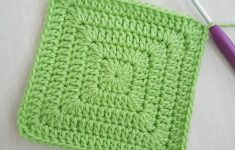 Granny Square Crochet Pattern Solid Granny Square Without Gaps Just Keep Doing 2dc 1tr 2dc Into