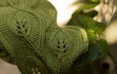 Knit Leaf Pattern Scarf Daphne Scarf Knitting Patterns And Crochet Patterns From Knitpicks