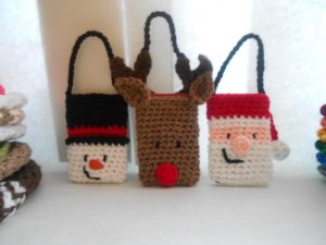 Knitting Patterns Easy Christmas Gifts 18 Patterns For Crochet Christmas Gift Bags Boxes And Pouches