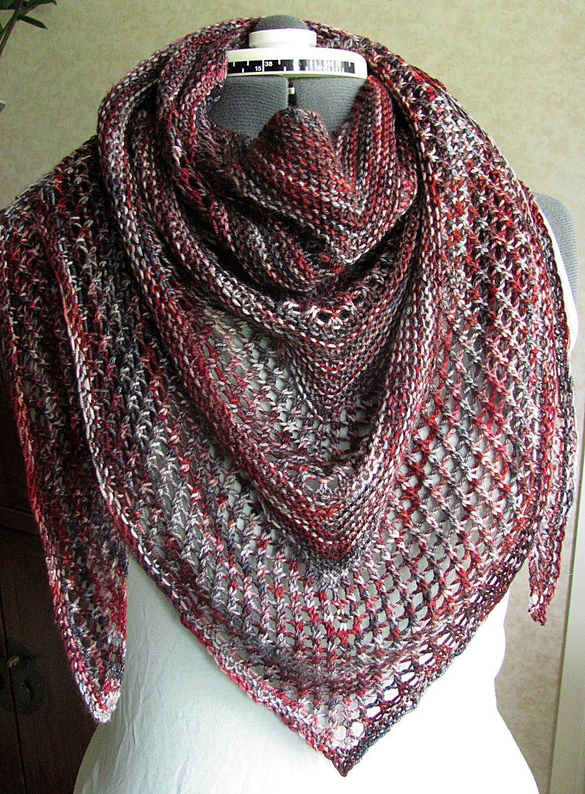Ravelry Knitting Patterns Free Reyna Shawl Noora Laivola Free Knitted Pattern Ravelry